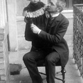 Marek József (Elemér) utca 41. III. em., Cholnoky Jenő és fia Béla.