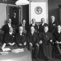 Nemzetközi orvostörténeti kongresszus szervezőbizottsága Vass József népjóléti és munkaügyi miniszternél (az első sorban jobbról a második). Ifj. Bókay János gyermekgyógyász, egyetemi tanár az első sorban balról a harmadik, Dréhr Imre népjóléti állam