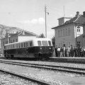 vasútállomás. Ganz gyártmányú Árpád sorozatú (TAS) sínautóbusz.