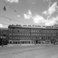 az Alkotás utca - Krisztina körút találkozása, a támfal a Déli pályaudvart határolja.