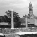 Iseum, háttérben a Zsinagóga.